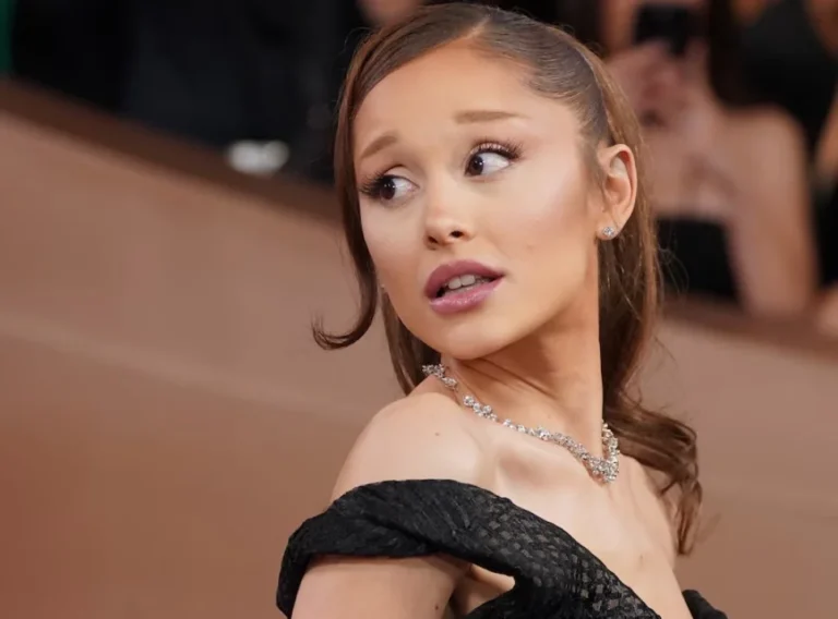 Ariana Grande foot injury