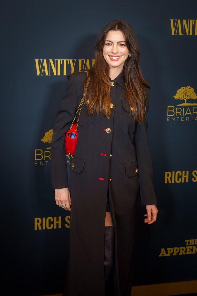 Anne Hathaway on a red carpet