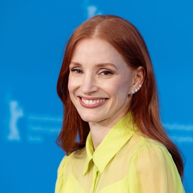 Jessica Chastain debuts a blonde bob